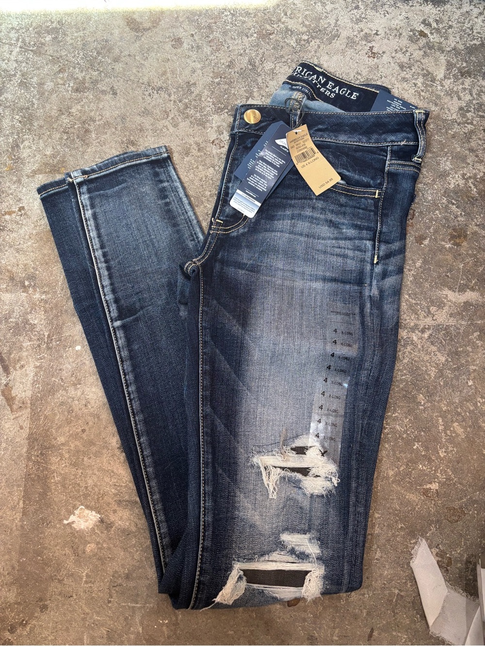 American Eagle Outfitters Women's Distressed Dark Blue Skinny Jeggings